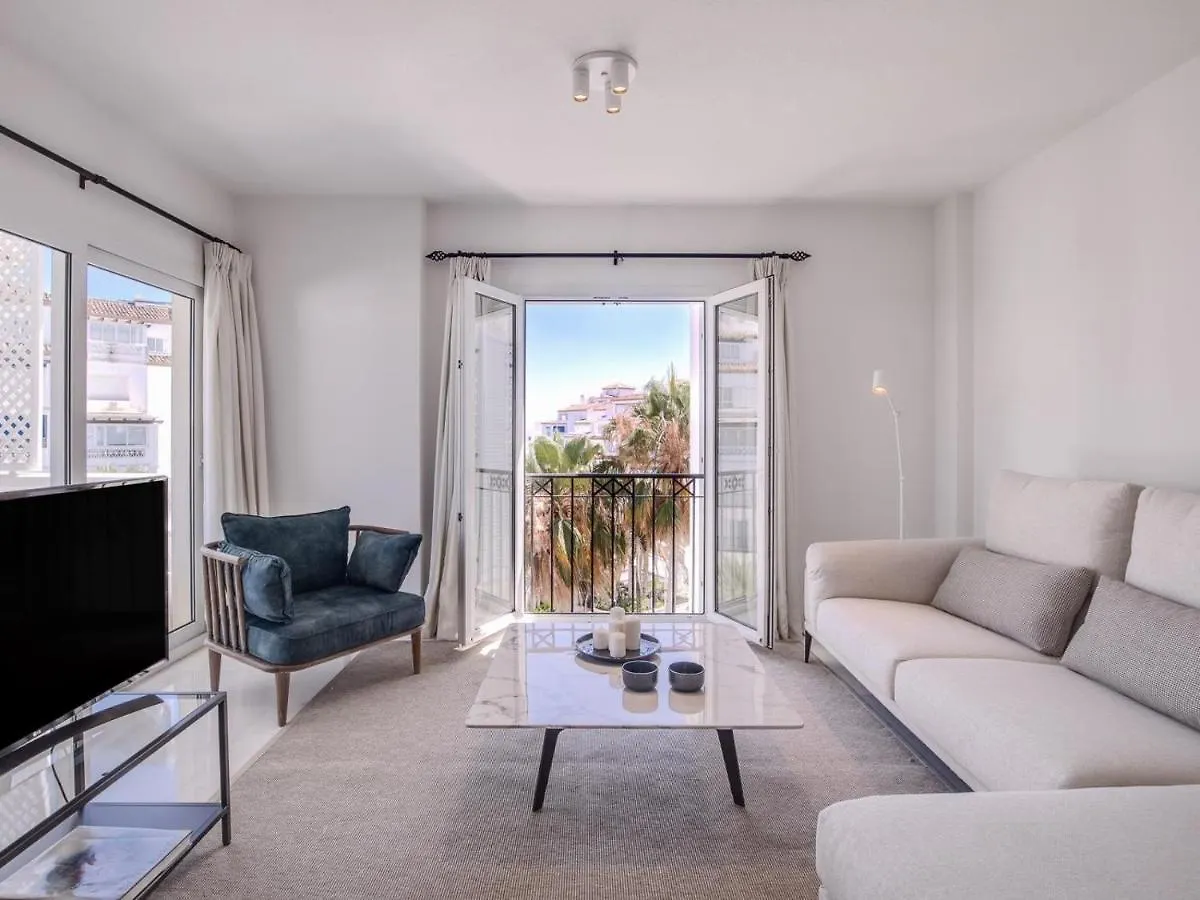 Precioso Apartamento En Las Gaviotas Marbella Spain