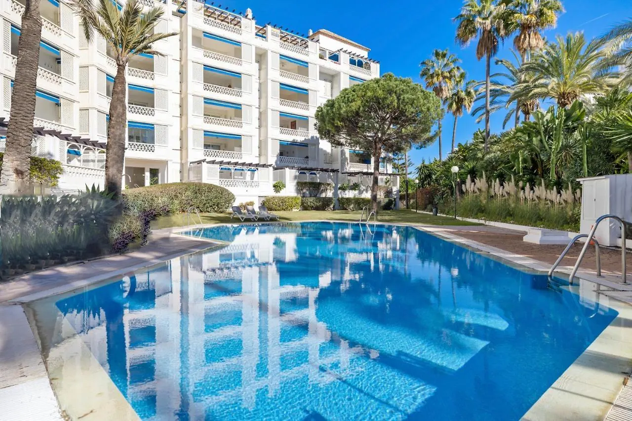 Precioso Apartamento En Las Gaviotas Marbella Spain
